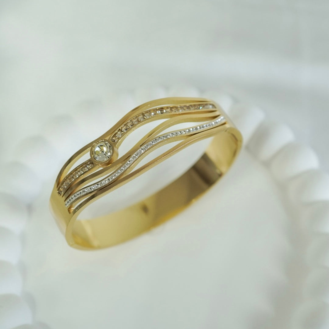 Aurelia Wave Bangle