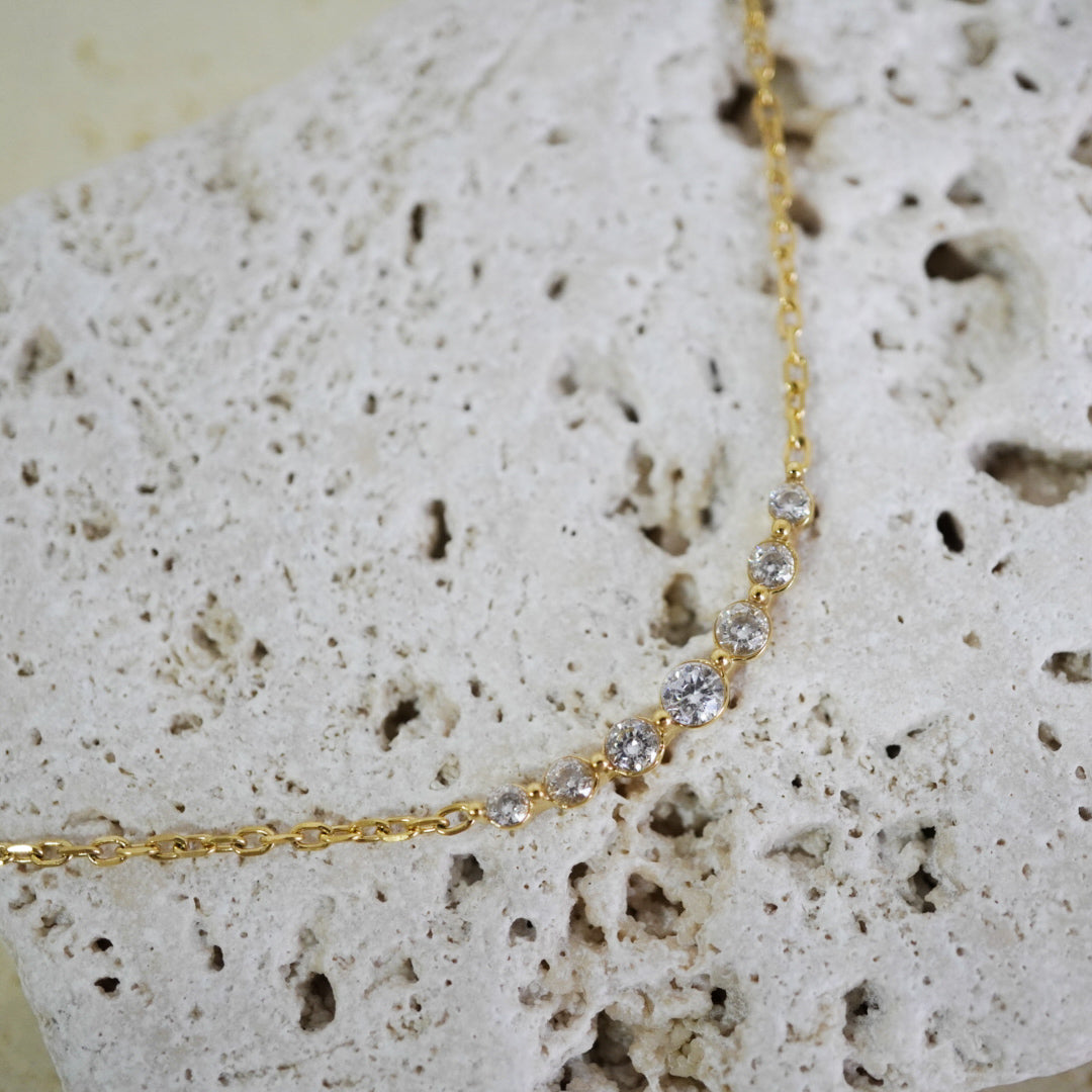 Stella Arc Necklace