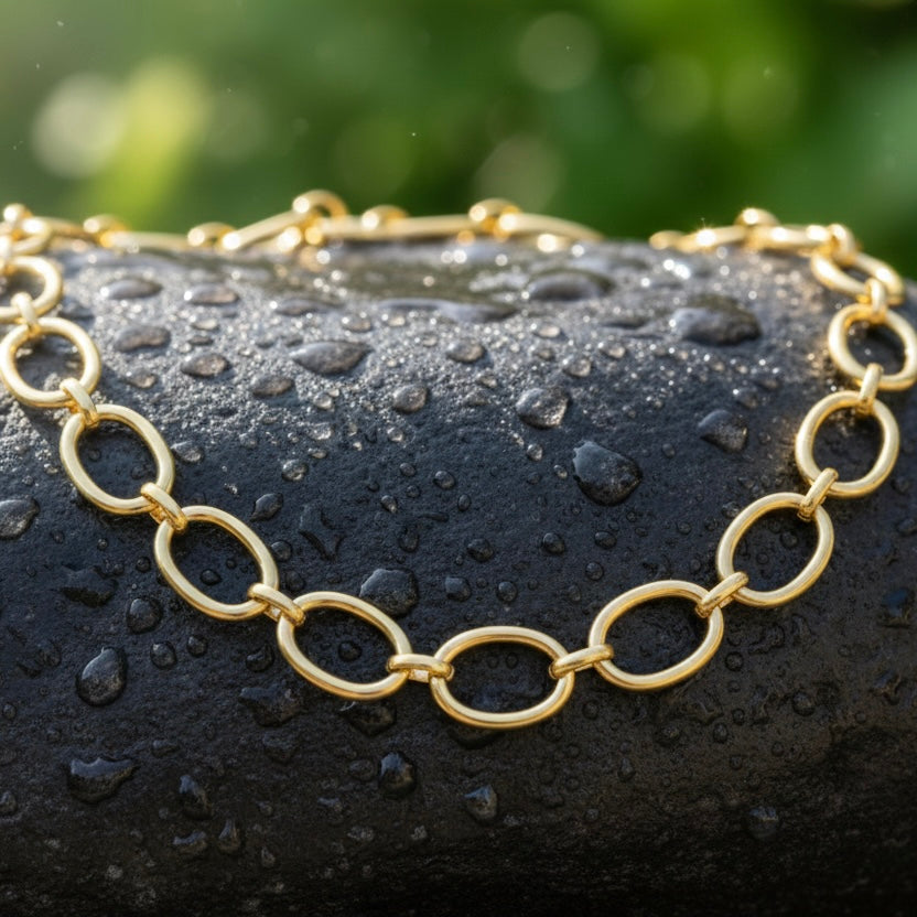Elara Toggle Link Necklace