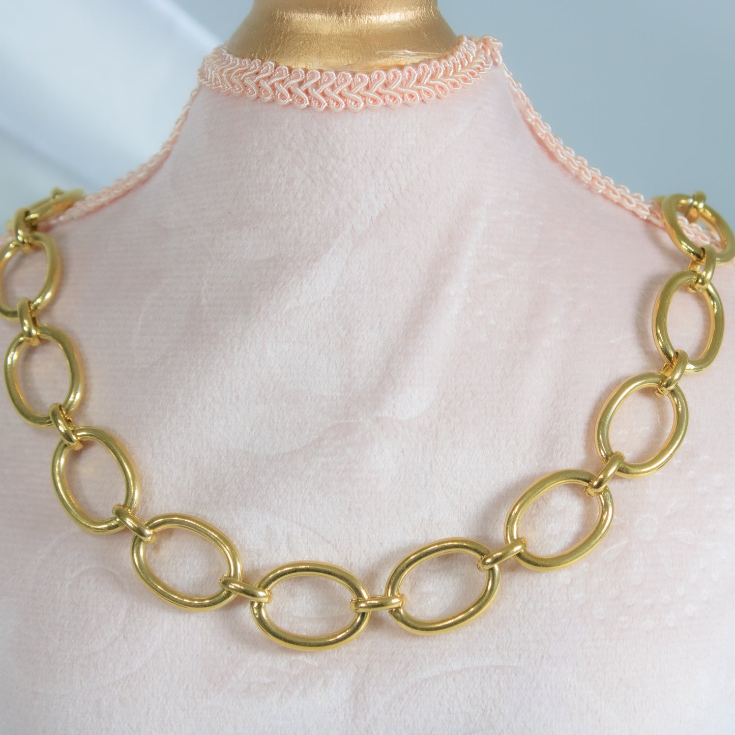 Elara Toggle Link Necklace
