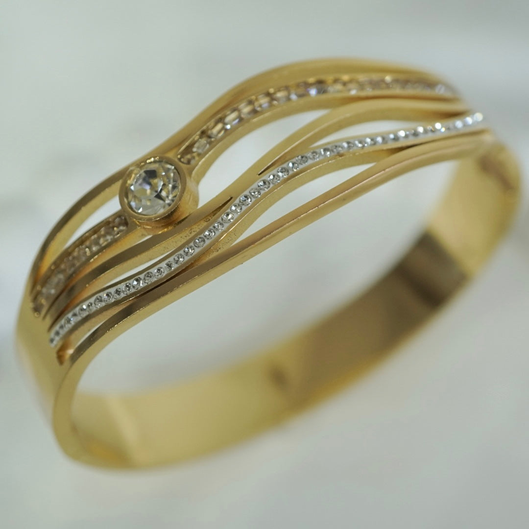 Aurelia Wave Bangle