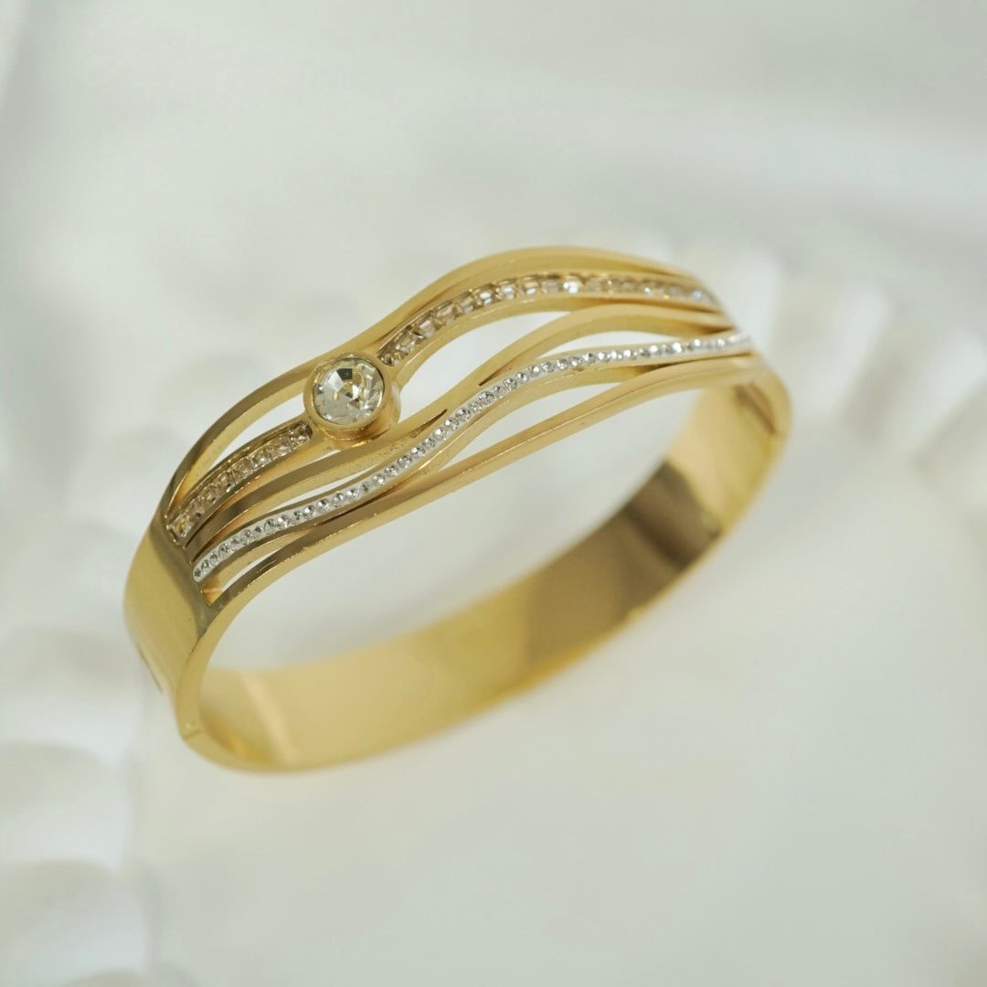 Aurelia Wave Bangle