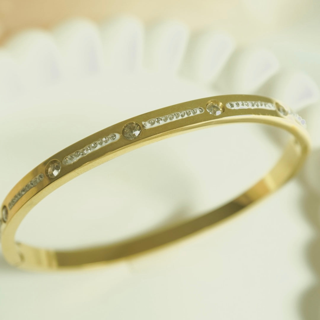 The Eliana Bangle