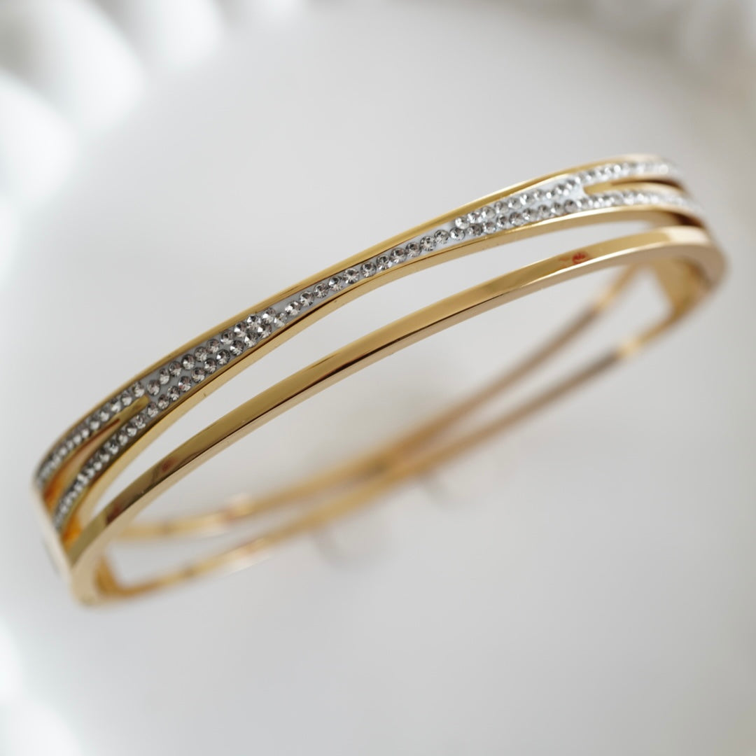 Cleft Bangle