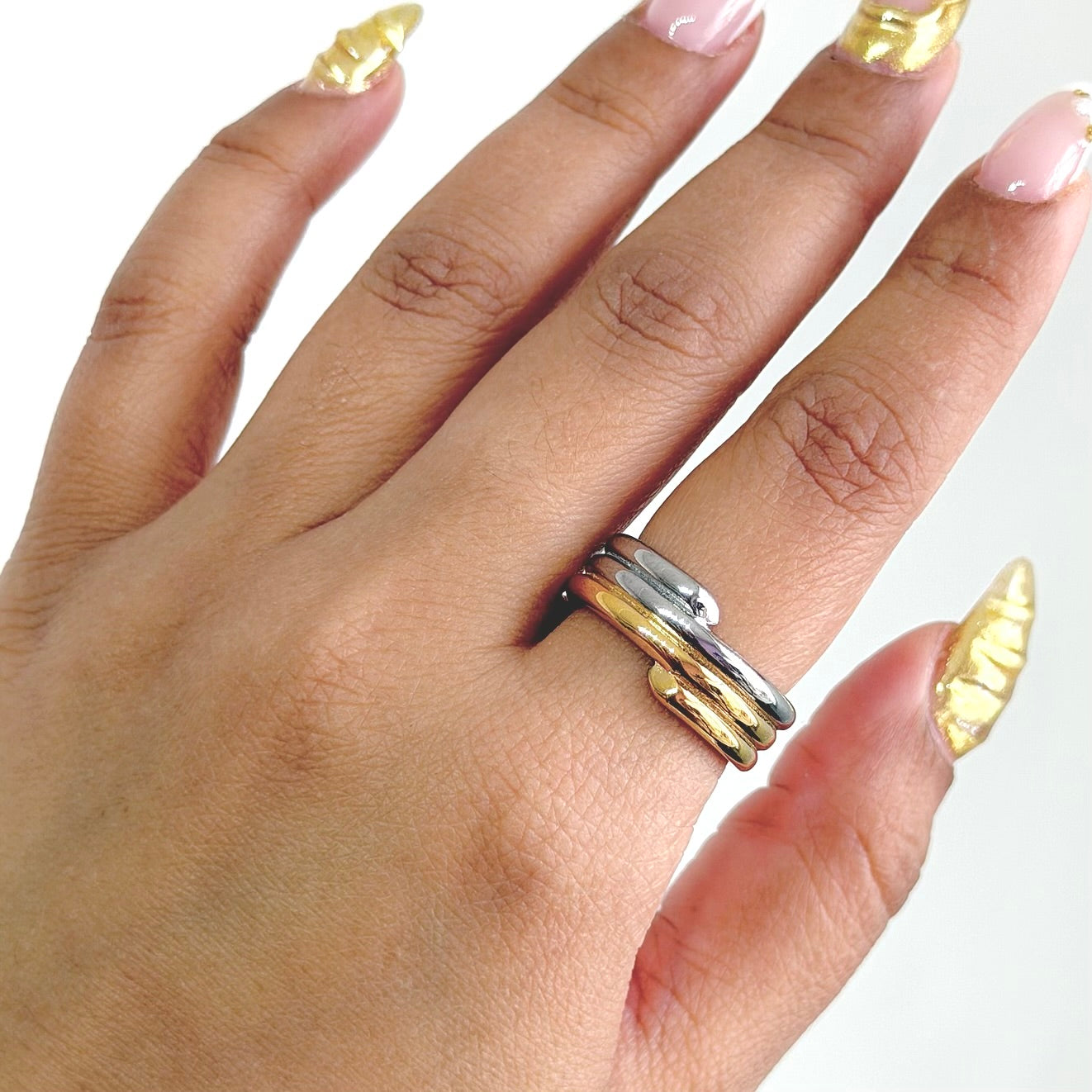 The Linen Ring
