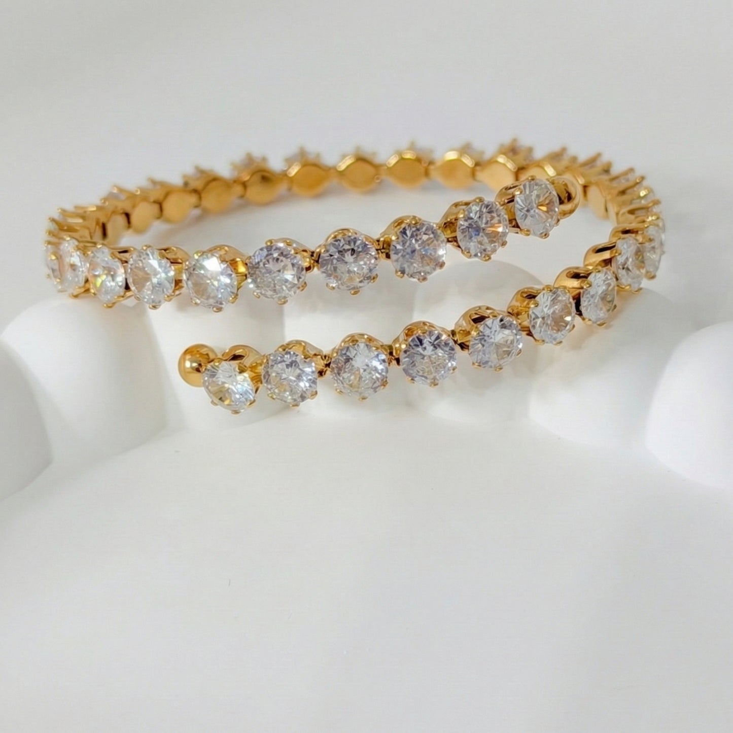 Stella Bangle