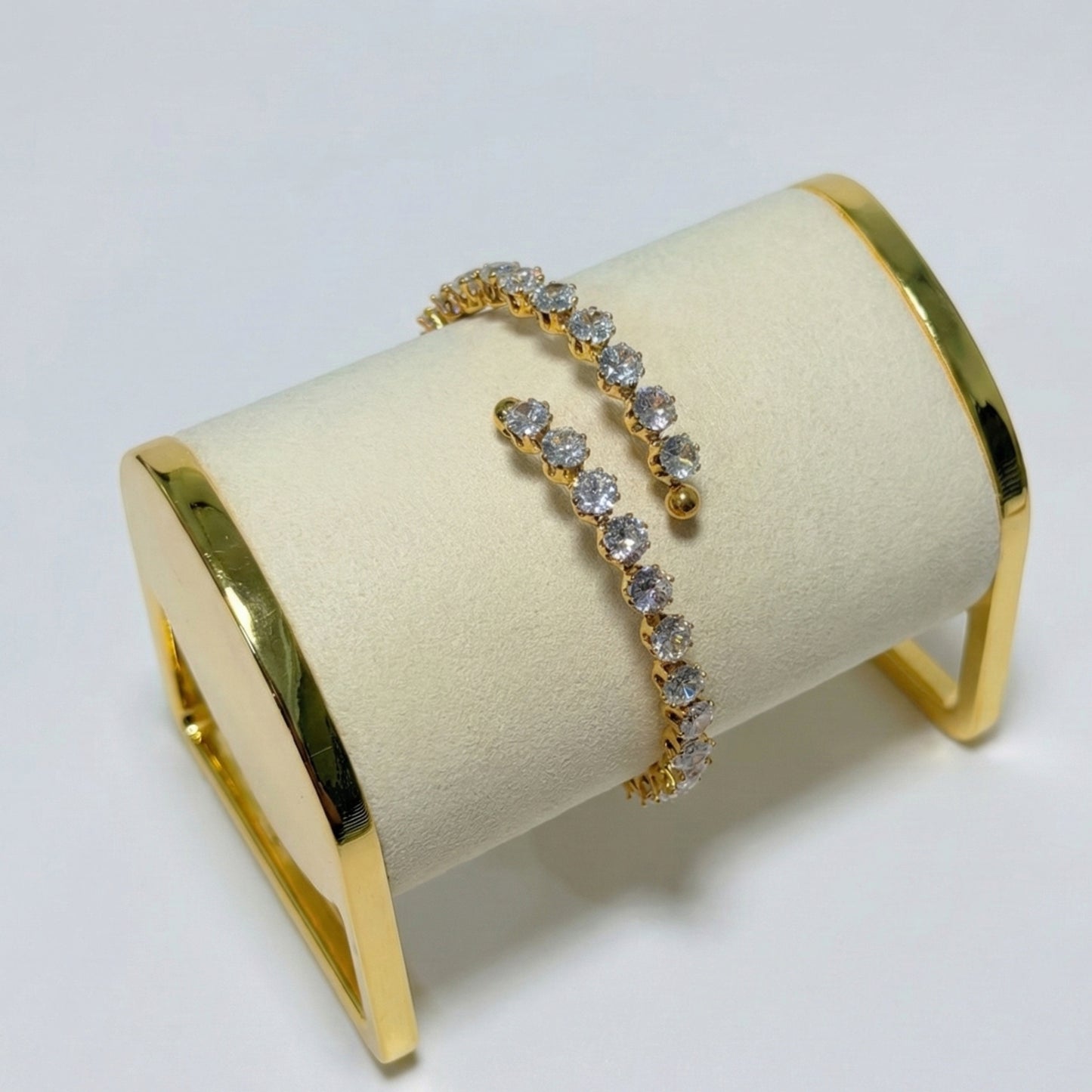 Stella Bangle