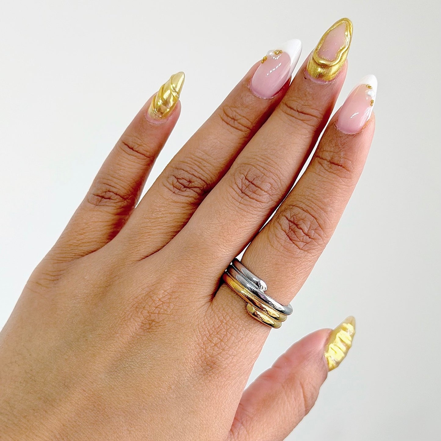 The Linen Ring