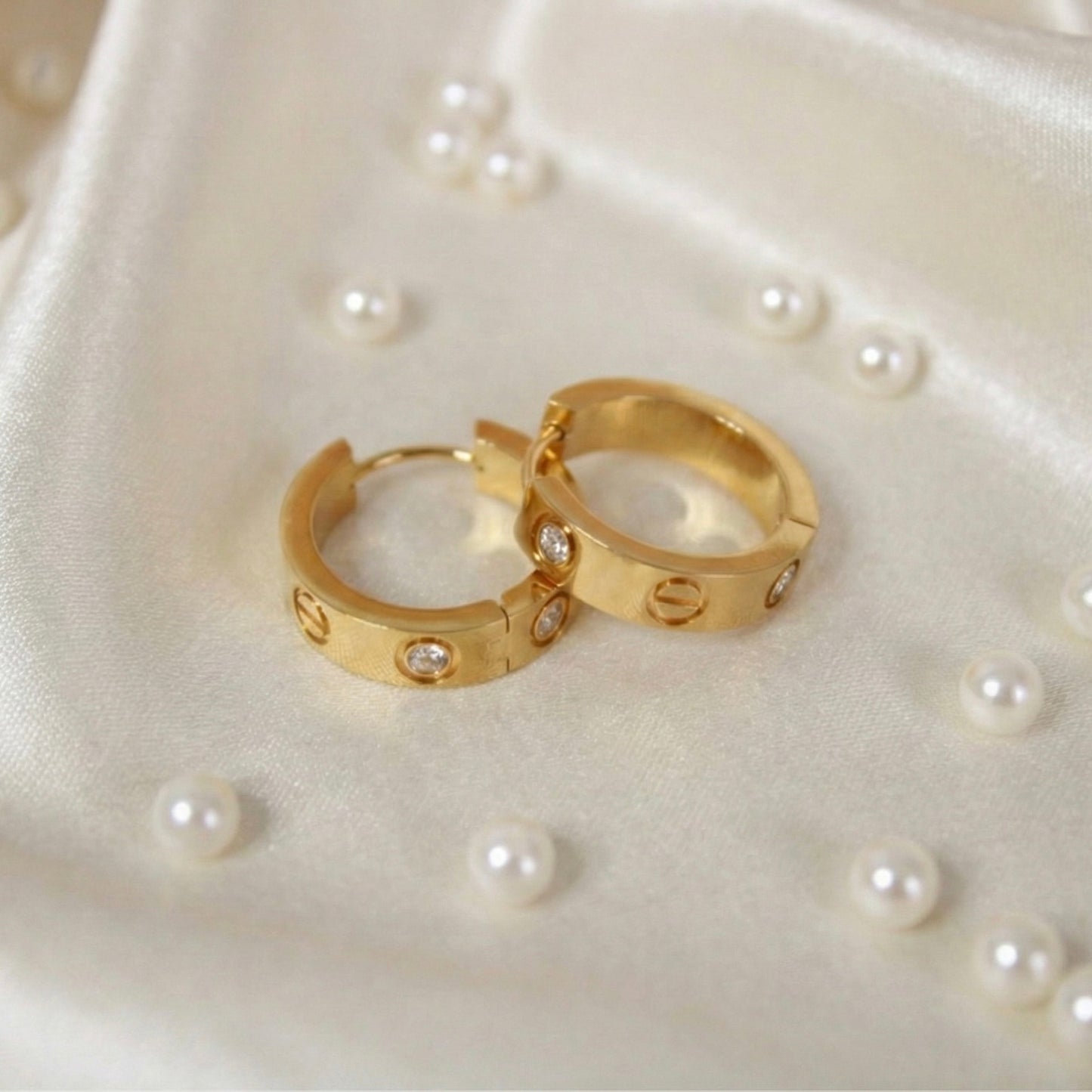 Luxe Screw Motif Huggies