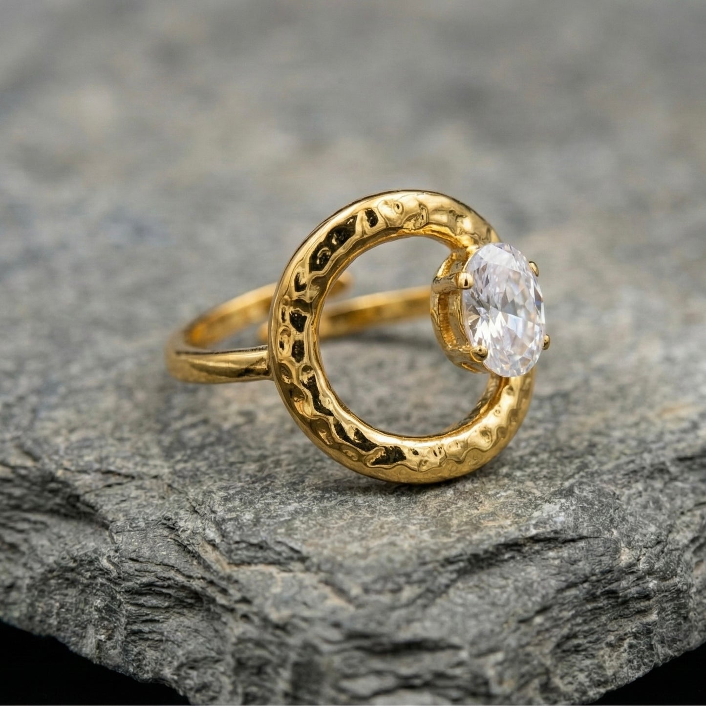 Luna Ring
