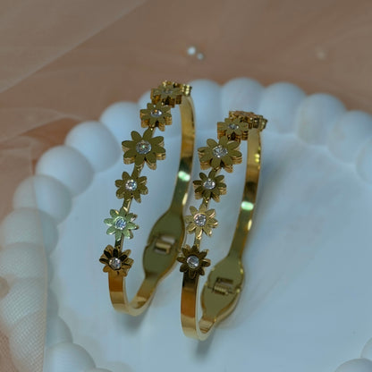 The Fleur Bangle