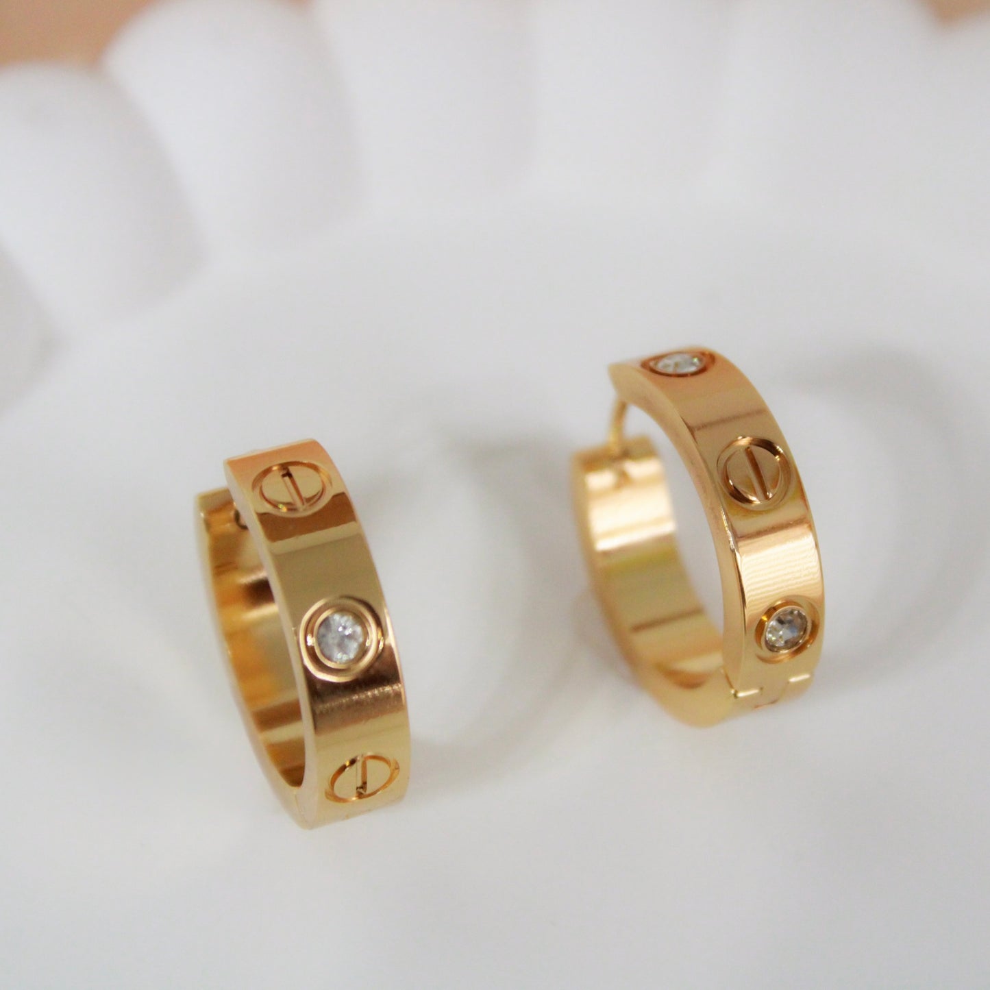 Luxe Screw Motif Huggies