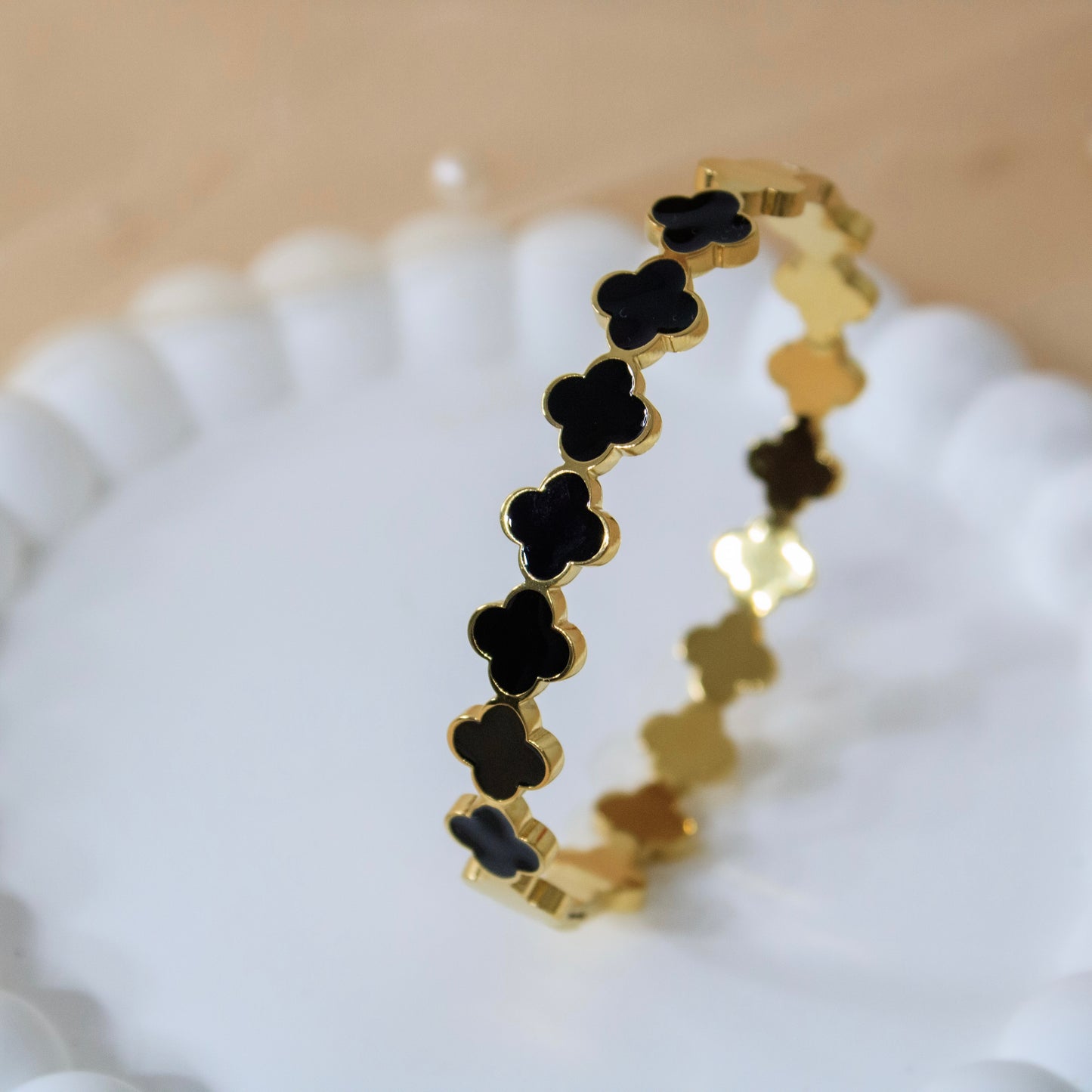 Noir Clover Bangle