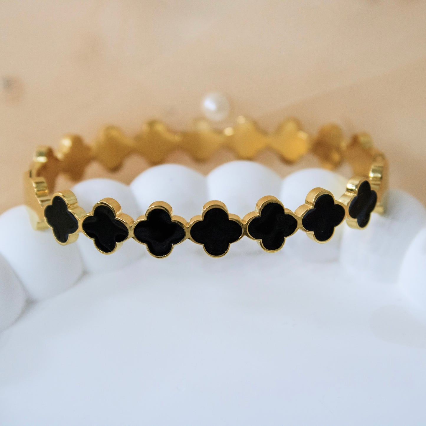 Noir Clover Bangle