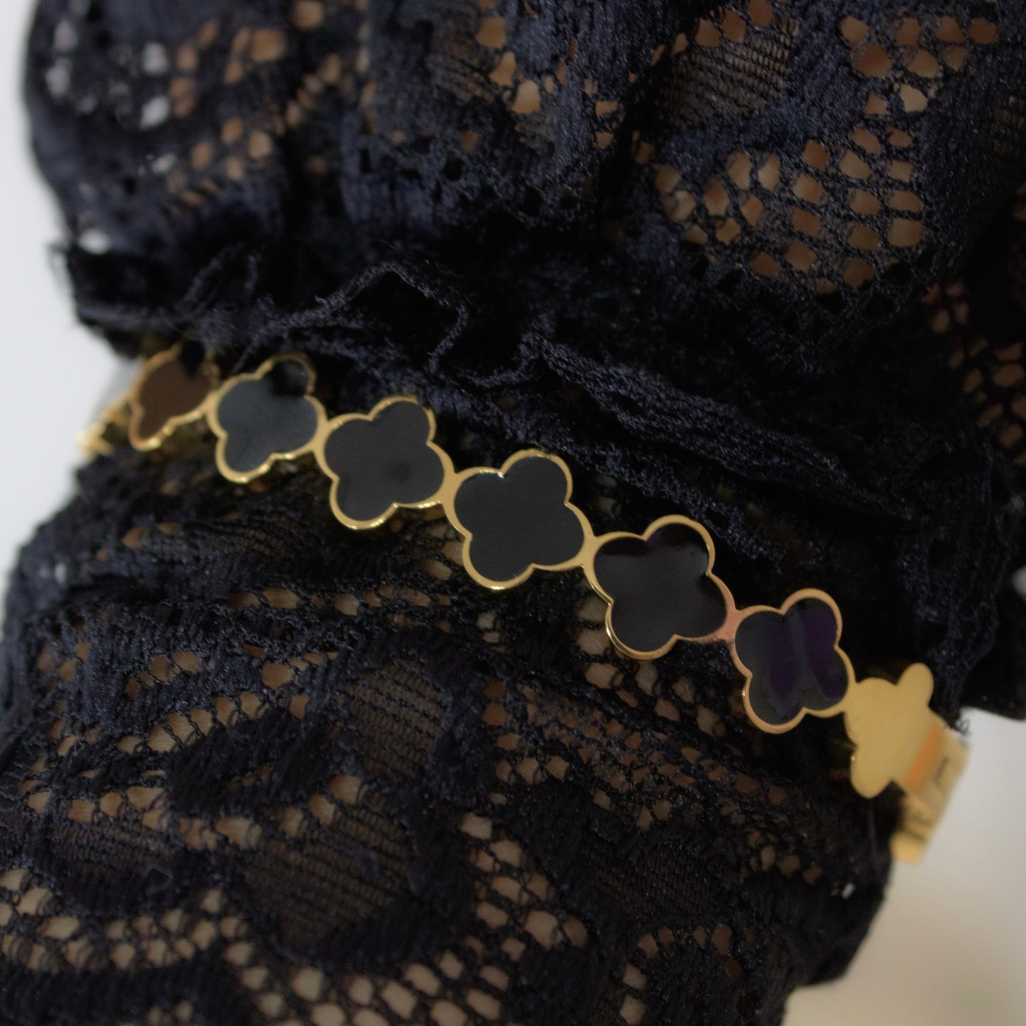 Noir Clover Bangle