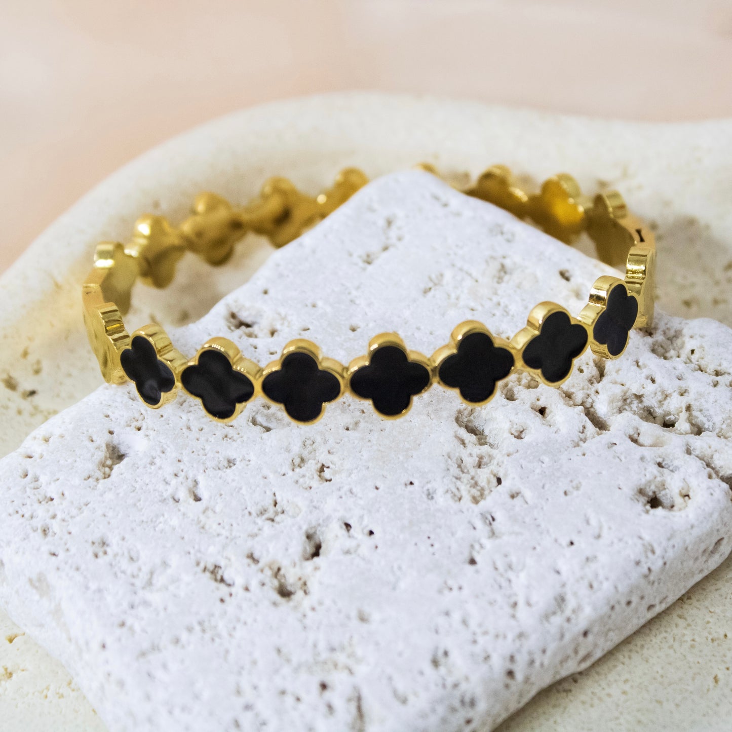 Noir Clover Bangle