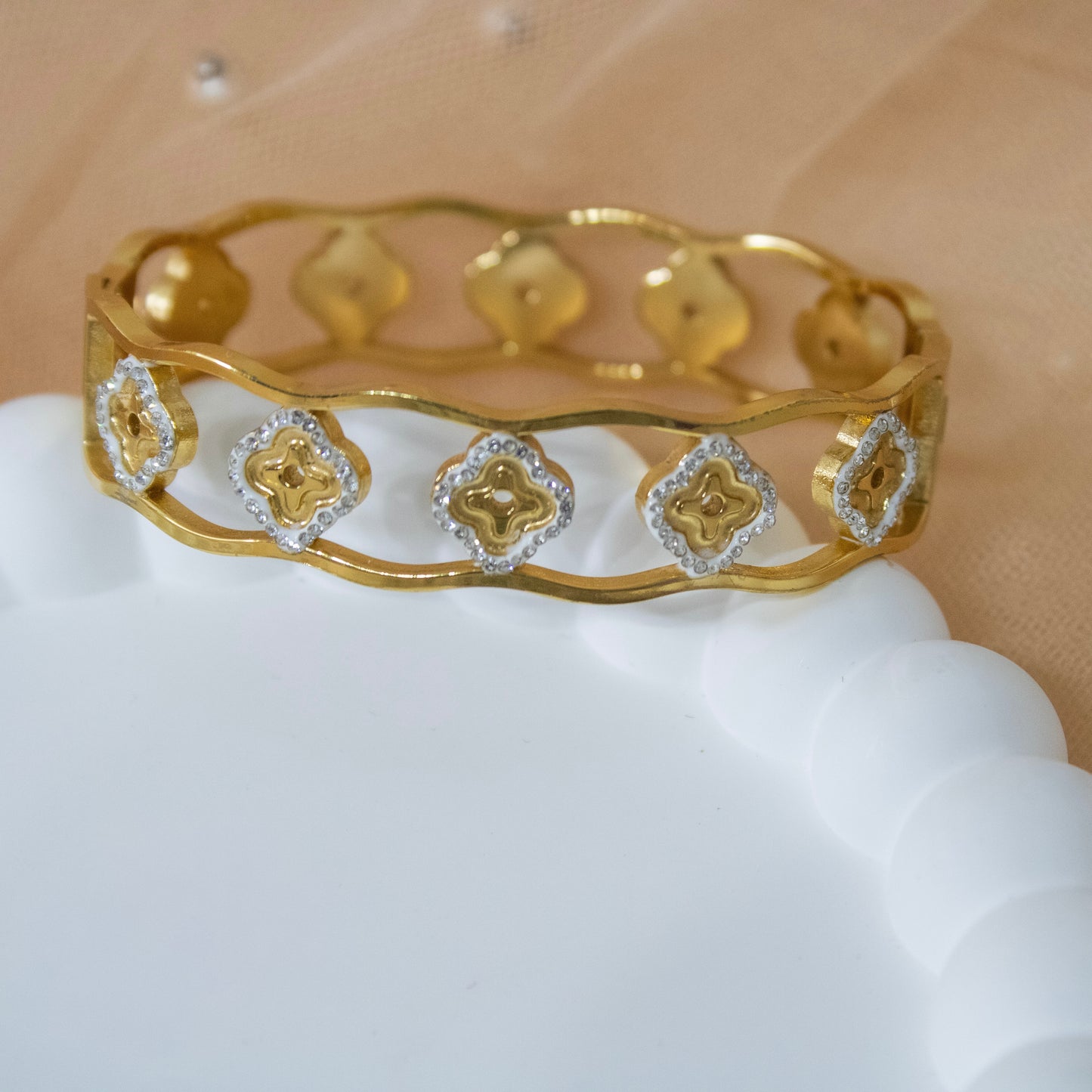 Luna Clover Bangle