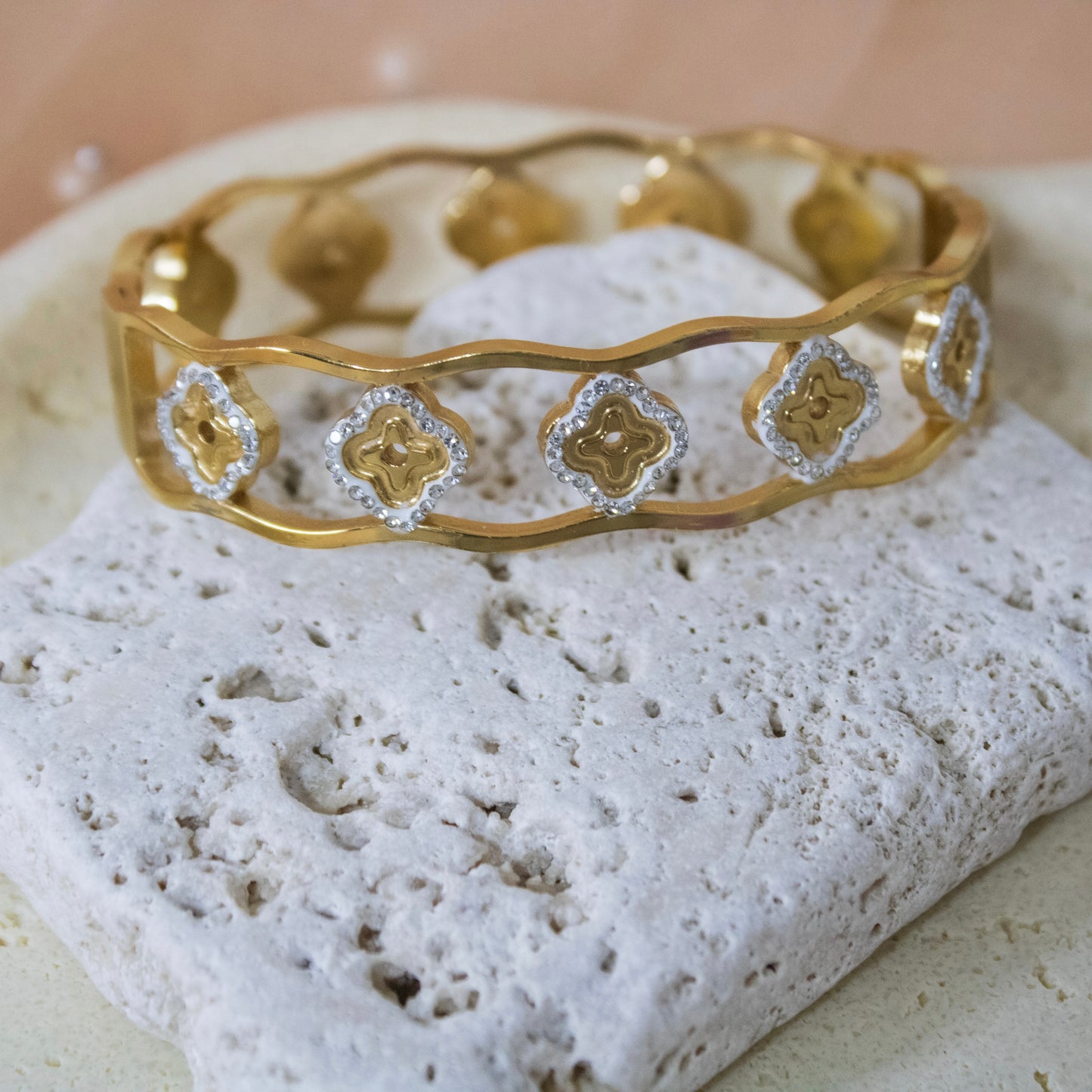 Luna Clover Bangle