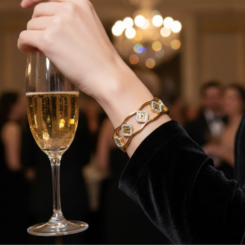 Luna Clover Bangle