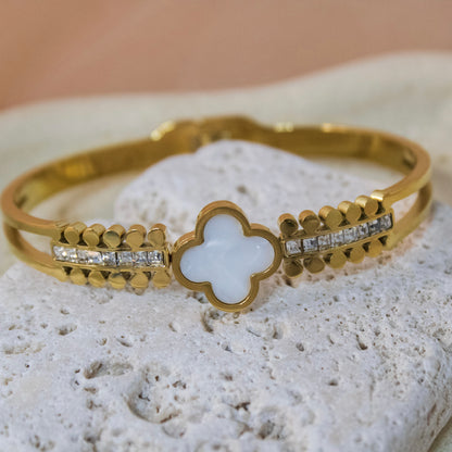 Aura Clover Bangle