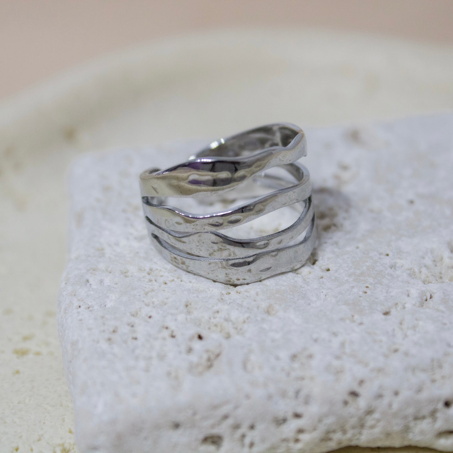 Tidal Wave Multi-Band Ring