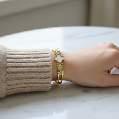 Aura Clover Bangle